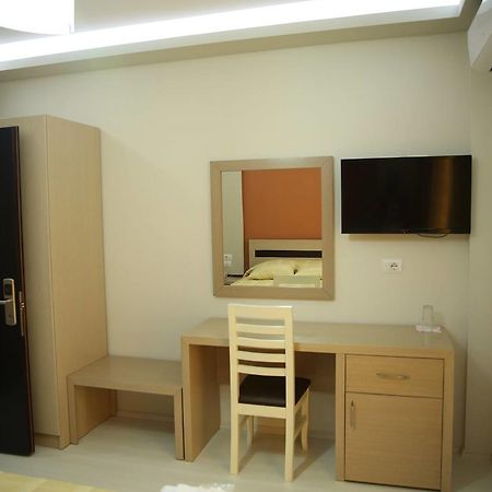 Hotel Pogradeci Ngoại thất bức ảnh