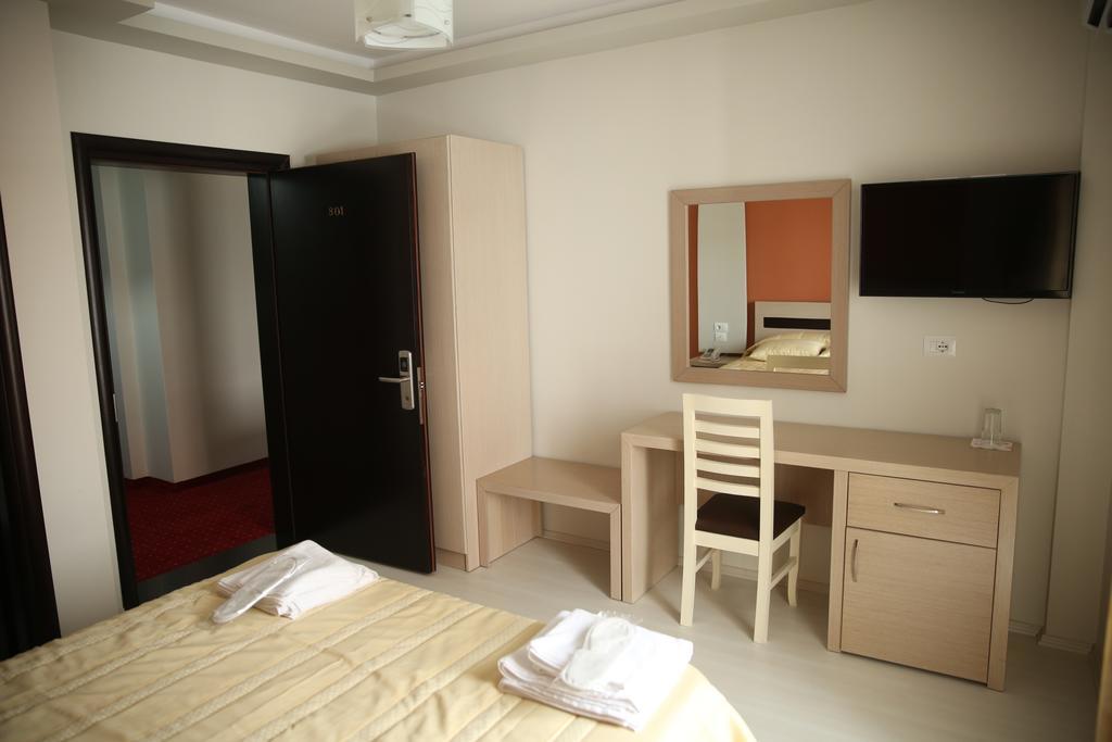 Hotel Pogradeci Phòng bức ảnh